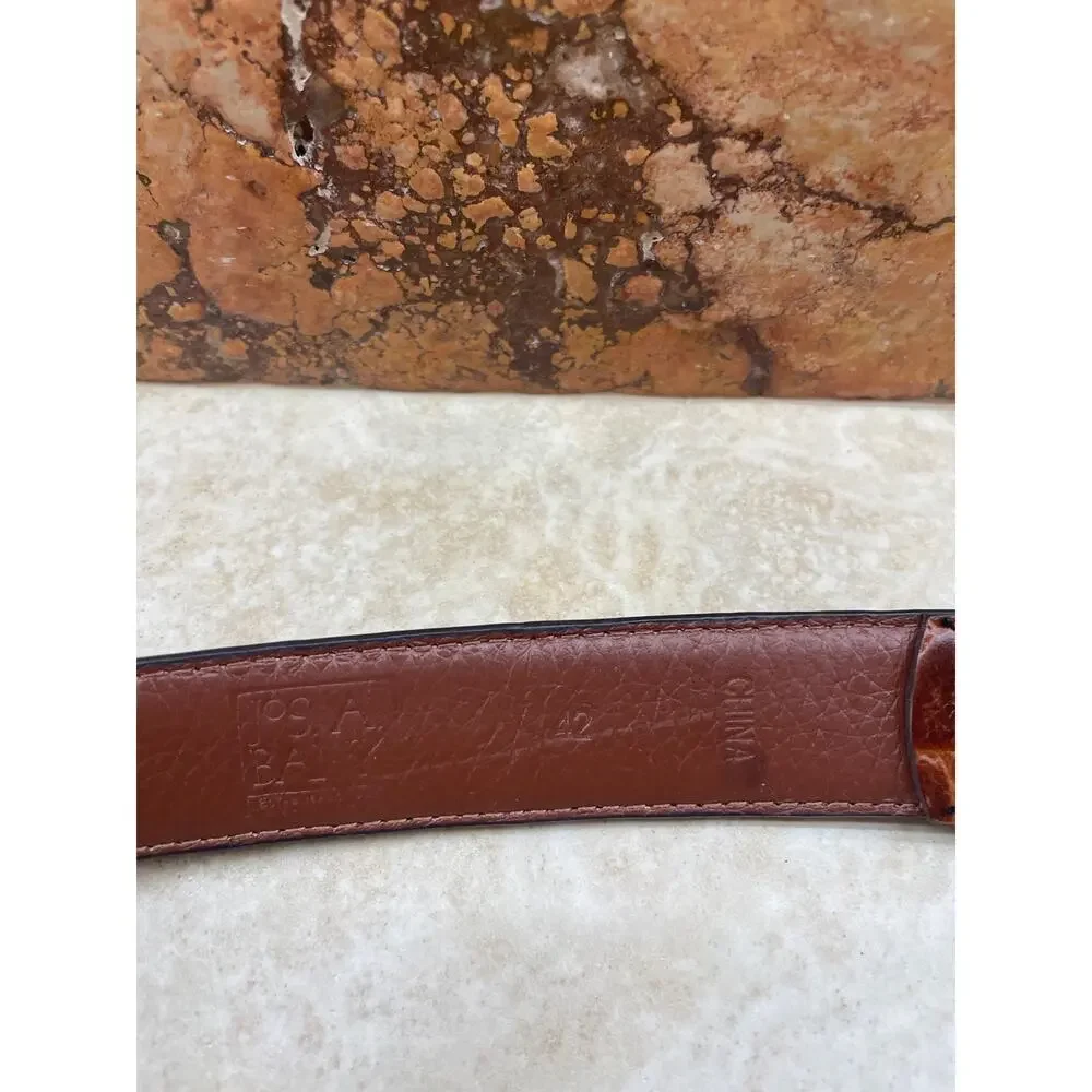 Jos A Bank Dress Belt Size 42 Leather Brown Croc Embossed Gold Tone Buckle